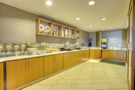 breakfast at springhill suites|SpringHill Suites Hotel Amenities .